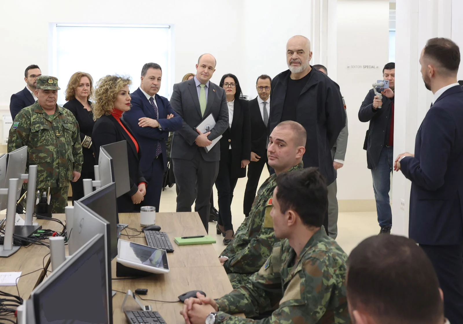 Inaugurohet Njësia Ushtarake e Sigurisë Kibernetike, Rama: Hap i madh