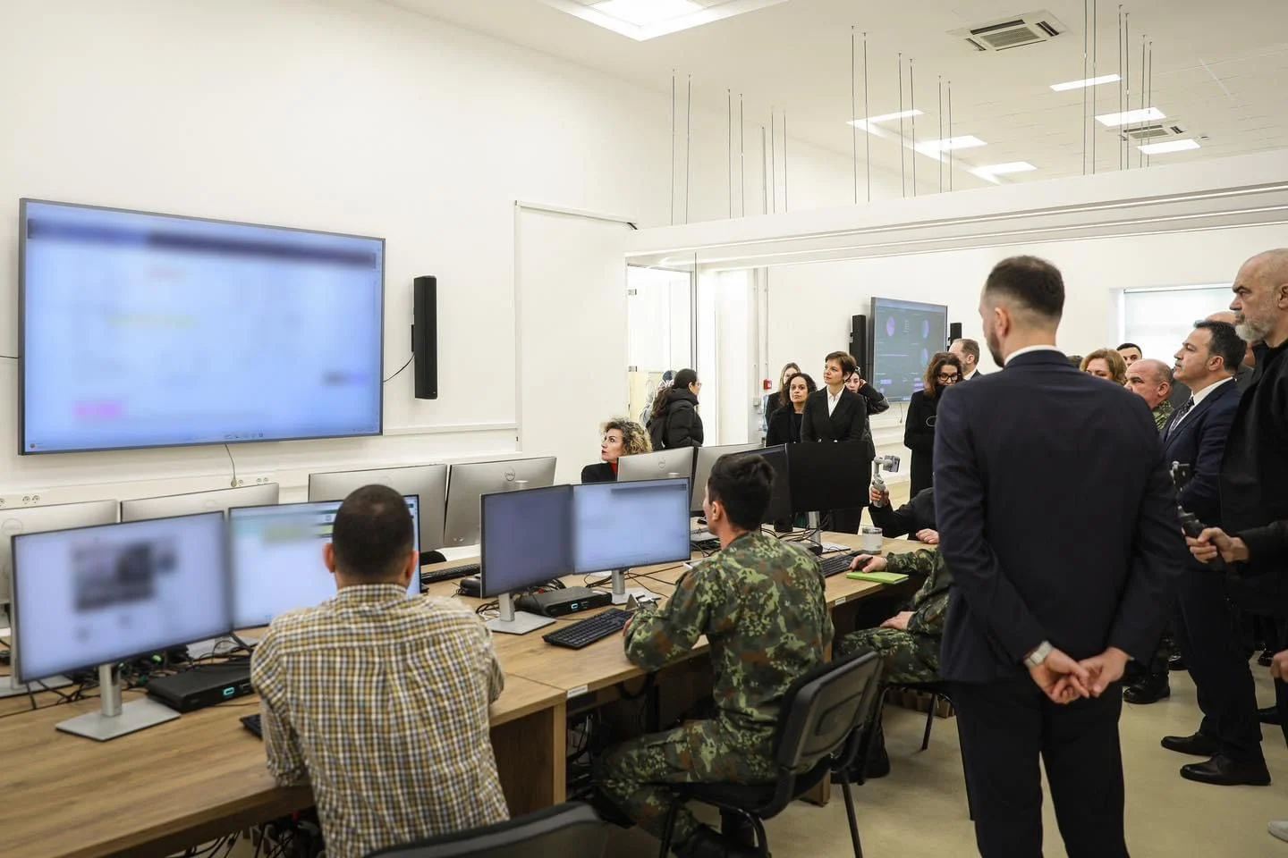 Inaugurohet Njësia Ushtarake e Sigurisë Kibernetike, Rama: Hap i madh